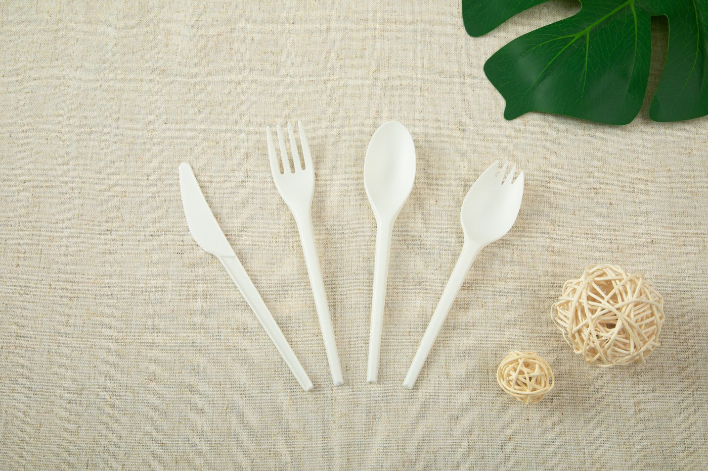 Natural compostable cutlery assortment